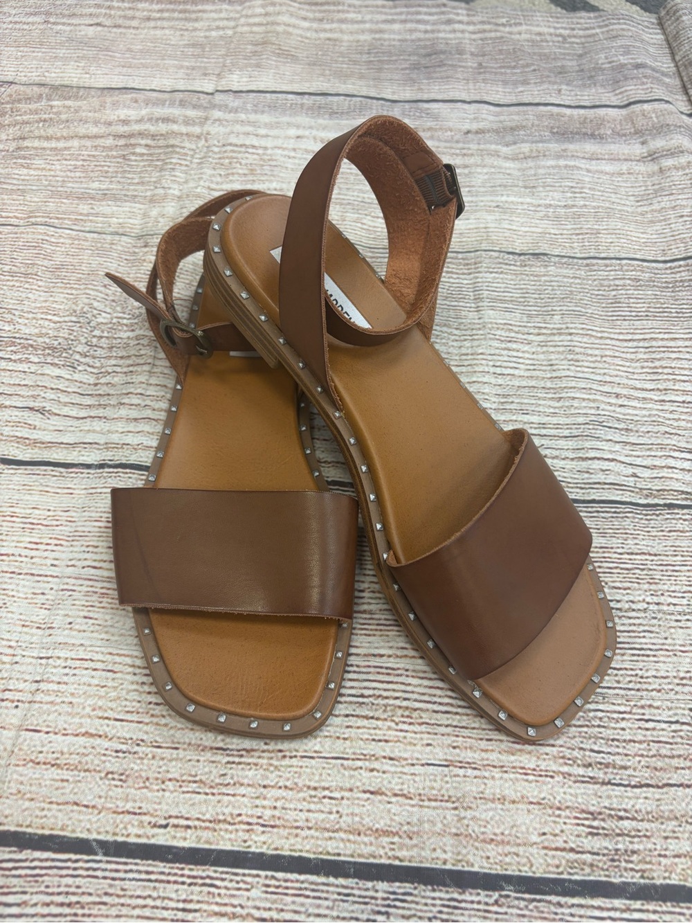 😍 Steve Madden Tan Brown Studded Leather Flat Sandals - Women